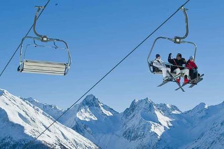 i_Winter_Alpen_Sessellift