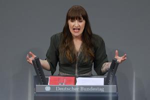 Heidi Reichinnek leidet an chronischer Migräne