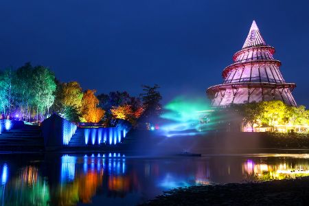 Jahrtausendturm beleuchtet