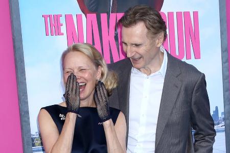 Pamela Anderson und Liam Neeson: Das ist zwischen ihnen passiert