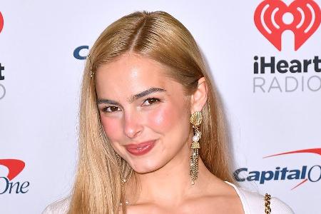 Kussfrischer Glow: Das "Mistletoe Makeup" ist perfekt für Weihnachten