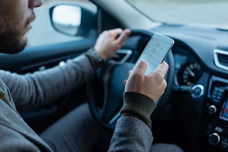 Handy am Steuer Telefon