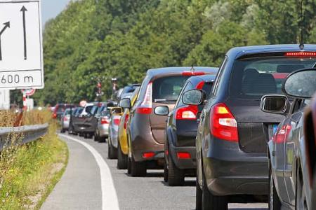 Stau Reißverschlussverfahren Autobahn