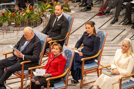 Nobelpreis-Debüt: Ihre Eltern nehmen Ingrid Alexandra in die Mitte
