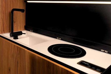 Küchenzeile, Induktionsherd, Spüle