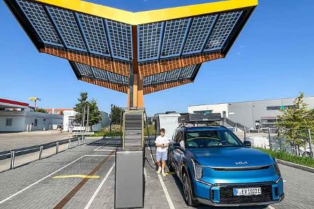 Elektro-Tour, Kia EV9, E-Auto, Ladestation