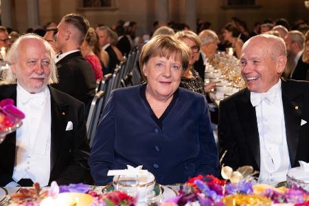 Altkanzlerin Angela Merkel überrascht beim Nobelpreis-Bankett