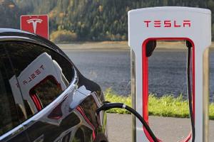 10/2021, Tesla Supercharger