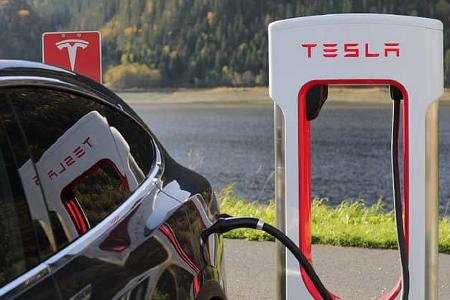 10/2021, Tesla Supercharger