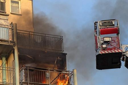 © Feuerwehr Dresden
Auch eine Drehleiter wurde in Stellung gebracht.
