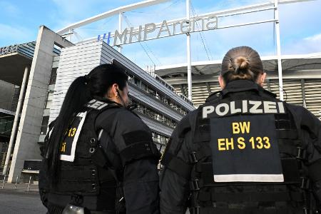 Risikospiel in Stuttgart bleibt friedlich