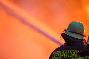 Es hat gebrannt an einem Zug - die Feuerwehr half dabei, dass niemand zu Schaden kam. 