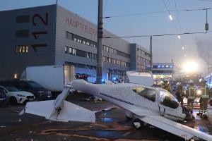 Ein Flugzeug ist im Mannheimer Stadtgebiet notgelandet.