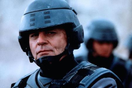 Jean Rasczak (Michael Ironside)