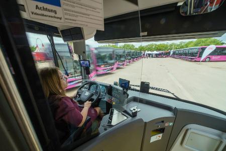 Die Bahn betreibt auch viele Busse - nicht nur für Ersatzverkehr. 