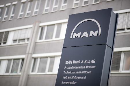 Der Lkw- und Bushersteller MAN meldet einen riesigen Auftrag der Bahn. 