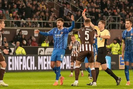 Kaars knipst: St. Pauli gewinnt Kellerduell in Unterzahl
