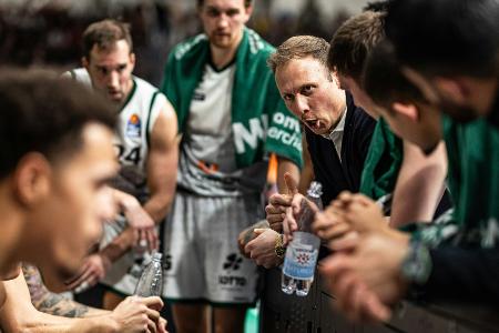 Trier verlängert mit Schneider - und schlägt Bonn