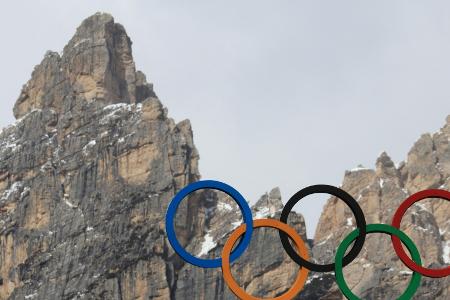 Olympia-Quali: Guter Auftakt für Curling-Duo Schöll und Sutor
