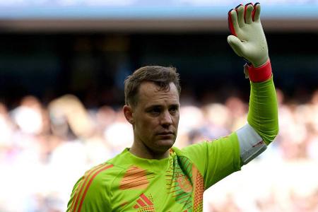 TOR: Manuel Neuer - Note: 3,5 - Fing die freien Bälle in seinem Strafraum sicher und ließ sich auch von einem frühen Lattenkracher nicht aus der Ruhe bringen. Mit zwei starken Kopfbällen ließ ihm der Gegner dann jeweils nicht den Hauch einer Chance. Kurbelte das Spiel in der Schlussphase als Libero von hinten an.