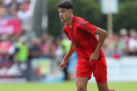 Aleksandar Pavlovic (ab 61.) - Note: 3,5 - Tat sich in einer zerfahrenen Schlussphase schwer, den Ball kontrolliert ins vordere Drittel zu bringen. Erzwang die Situation vor dem Elfmeter mit einem Doppelpass. Ansonsten kamen von ihm viele Querpässe.