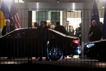 Über fünf Stunden dauerte das Treffen Selenskyjs mit US-amerikanischen Unterhändlern in Berlin.