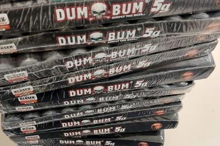 Sichergestellte Pyrotechnik der Kategorie 4