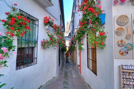 i_schmale_Straßen_Cordoba