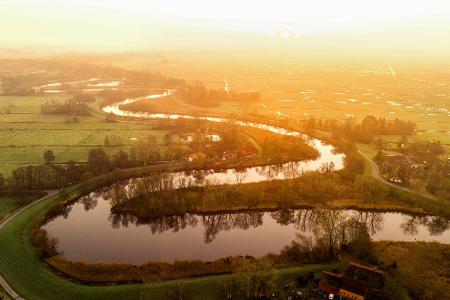 Winterlicher Sonnenaufgang über der Wümme