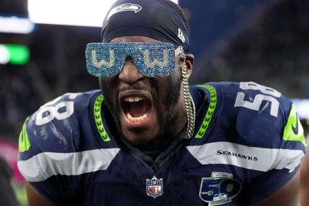 Seattle Seahawks Linebacker Derick Hall reagiert nach einem NFL-Footballspiel gegen die Indianapolis Colts.