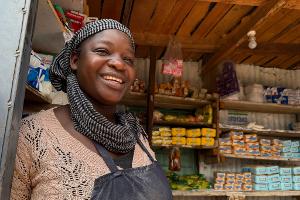 Mary Abongo hat nach einem Businesstraining und einem Darlehen einen Laden in Kibera eröffnet. (Archivbild)