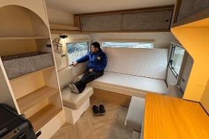 LMC e:dero 470 K (2025) Sofa im Bug