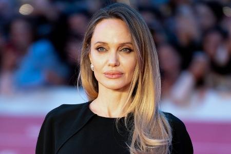 Angelina Jolie zeigt erstmals ihre Mastektomie-Narben