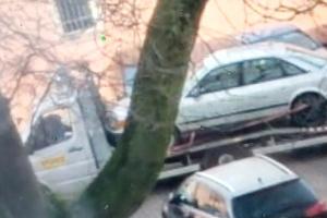 Abschleppauto mit dem gestohlenen Audi