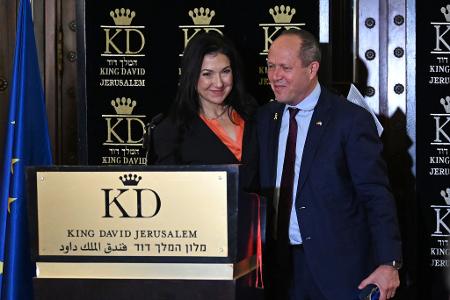 Katherina Reiche (CDU), Bundesministerin für Wirtschaft und Energie, trifft Nir Barkat, Minister für Wirtschaft und Industrie.