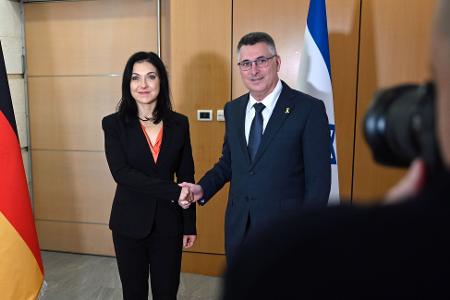 Wirtschaftsministerin Katherina Reiche (CDU) trifft Gideon Sa’ar, Außenminister von Israel.