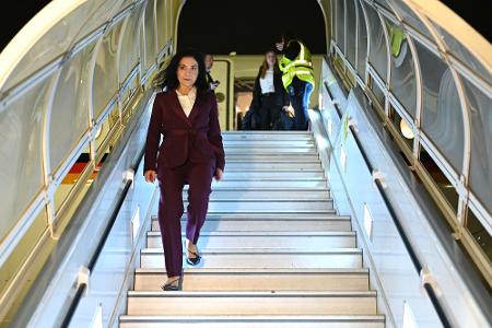 Wirtschaftsministerin Reiche kommt in Tel Aviv an