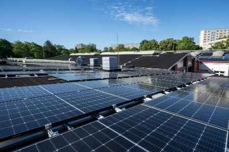 Der Anteil der Solarenergie in Berlin soll bis 2025 auf ein Viertel steigen. (Archivbild)