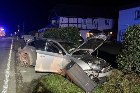 Der Pkw kam von der Straße ab.