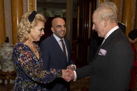 König Charles würdigt Helden nach Messerattacke in Huntingdon