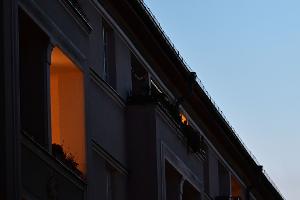 Auf der Suche nach einer neuen Wohnung bewarb sich eine Frau 2022 per Internetformular auf ein Inserat. 