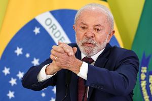 Lula: Friedliche Lösung statt Krieg. 