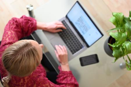 Beim Online-Shopping soll es leichter werden, die Bestellung rückgängig zu machen. (Illustration)