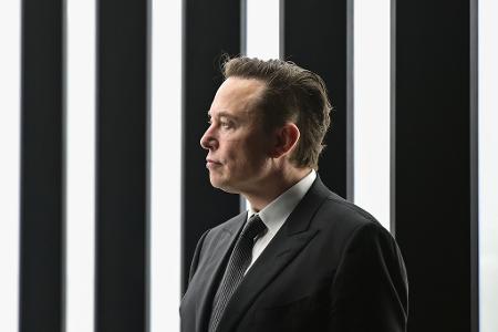 Elon Musk soll die 2018 zugesagten Aktien doch noch bekommen. (Archivbild)