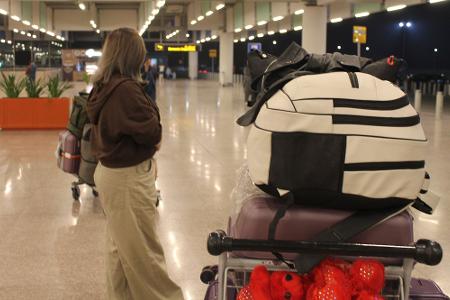 Nachdem einige Afghaninnen und Afghanen vor Gericht gezogen waren, nahm die Bundesregierung die Aufnahme von Menschen aus dem Bundesaufnahmeprogramm Afghanistan wieder auf. (Archivfoto)