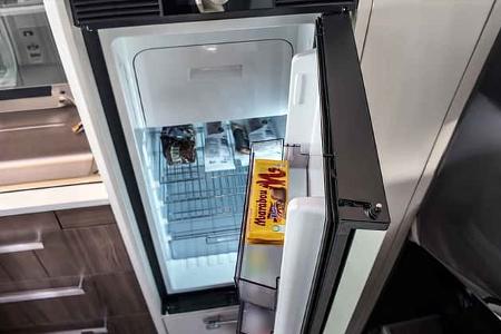 Kabe Abisko Van 690 LB, Mercedes, Kühlschrank