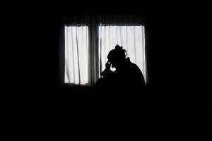 Einsamkeit ist ein häufiger Anlass für Anrufe bei der Telefonseelsorge. (Symbolbild)