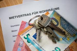 Für Indexmieten, Kurzzeitmietverträge und die Vermietung möblierter Wohnungen plant die Bundesjustizministerin strengere Regeln. (Symbolbild)