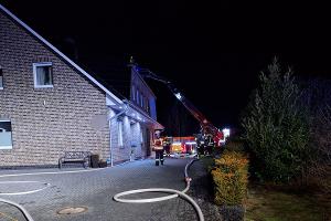 Die Drehleiter wurde in Stellung gebracht