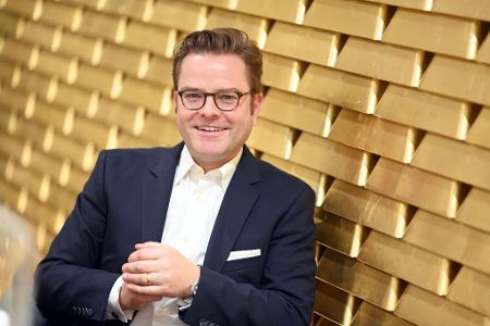York Tetzlaff von der Fachvereinigung Edelmetalle erklärt, welche Faktoren den Goldpreis beeinflussen. (Archivbild)